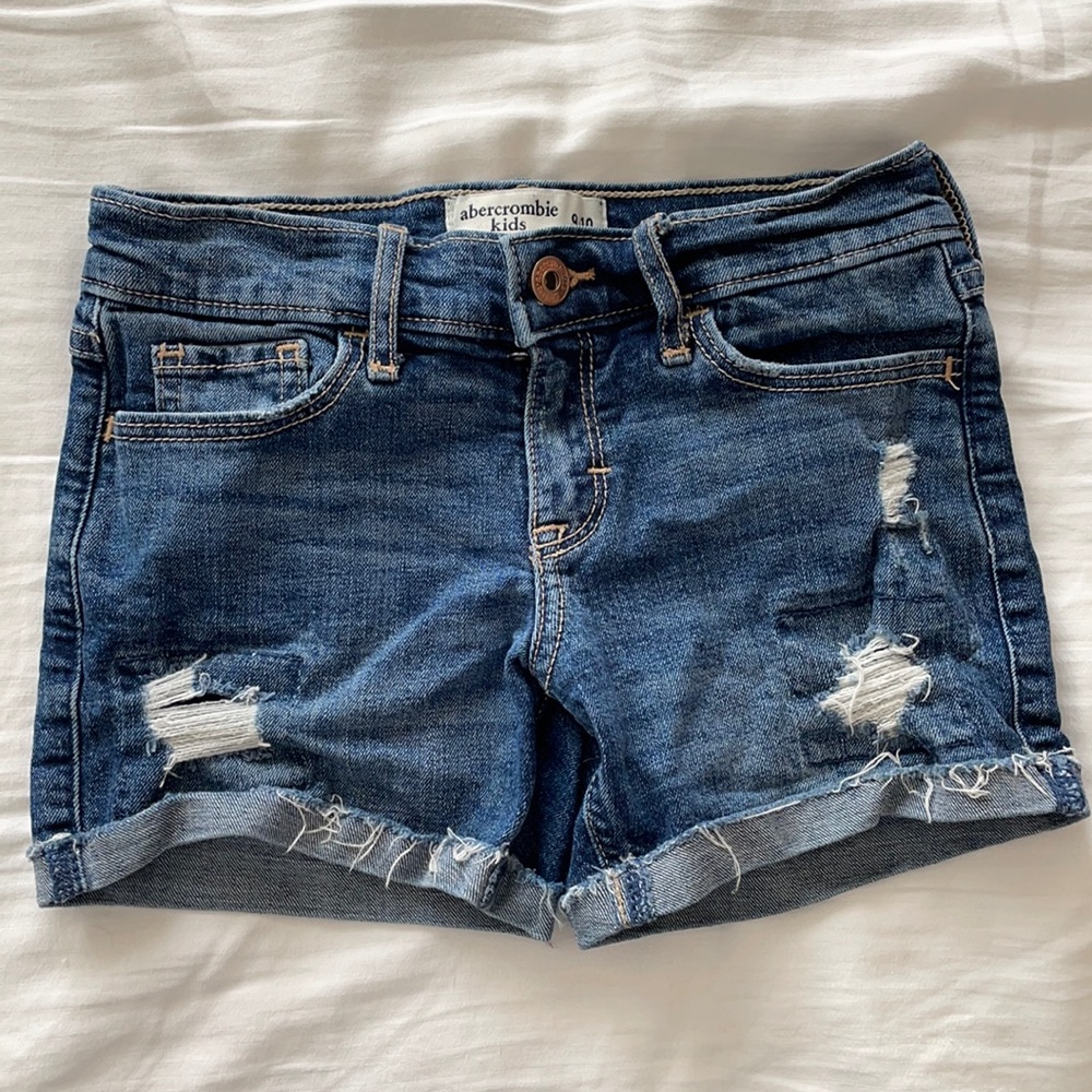 Abercrombie kids, girls jean shorts, size 9/10 midi short
